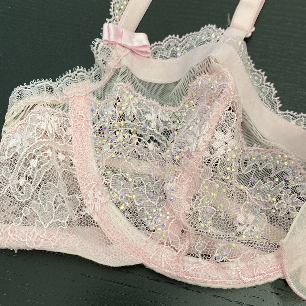 Victoria Secret Designer Collection Bra - 34B - Picture 4 of 10